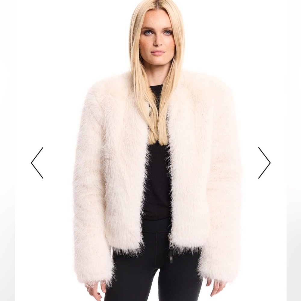 SAM. Faux fur ivory jacket size L